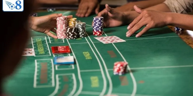 Cách Chơi Baccarat Từ A - Z Cho Hội Viên Mới Dễ Hiểu Nhất 2 Cấu trúc bàn chơi và bộ bài đơn giản